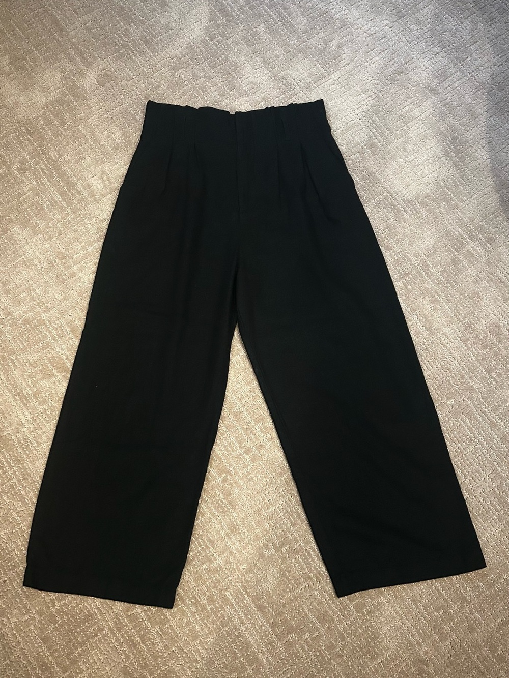 Linen Blend // Wide-Leg High-Waist Pants